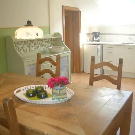 With 2 Bedrooms Vakantiehuis *